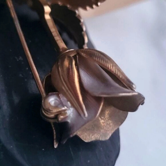 Giovanni Vintage Rose Brooch - Picture 2 of 7
